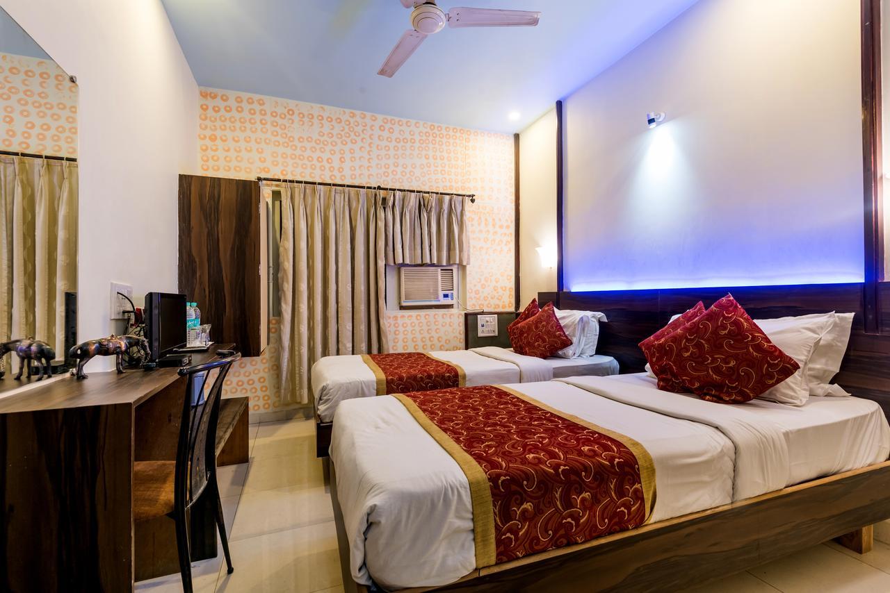 Hotel Panchratna Панвел Екстериор снимка