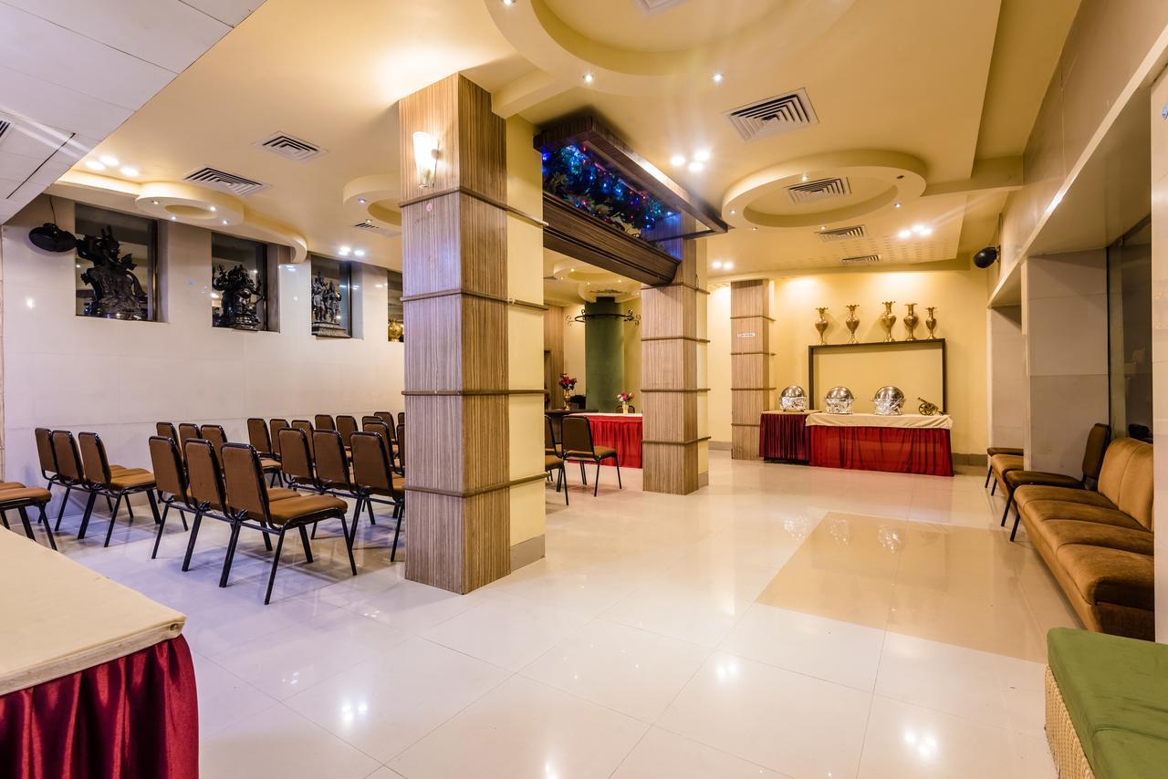Hotel Panchratna Панвел Екстериор снимка