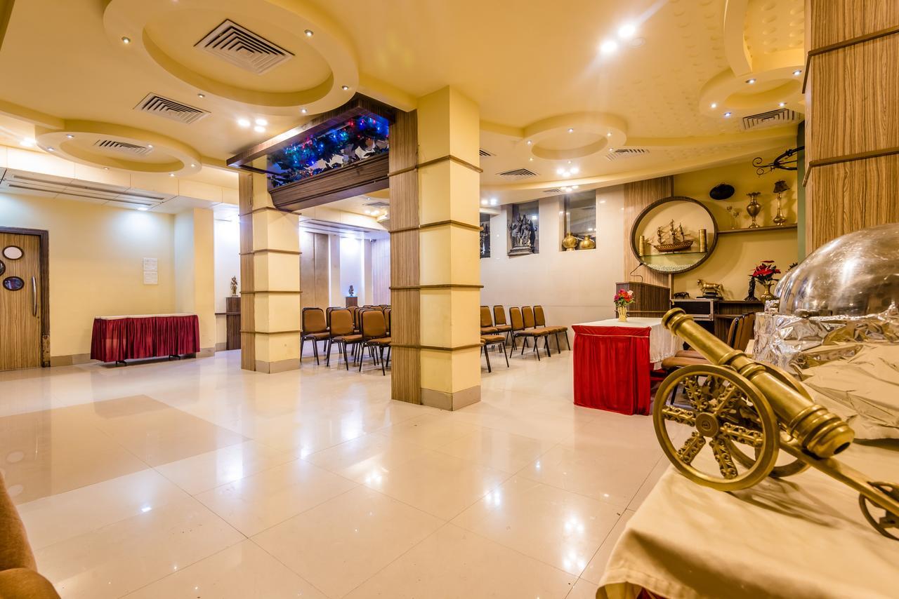 Hotel Panchratna Панвел Екстериор снимка