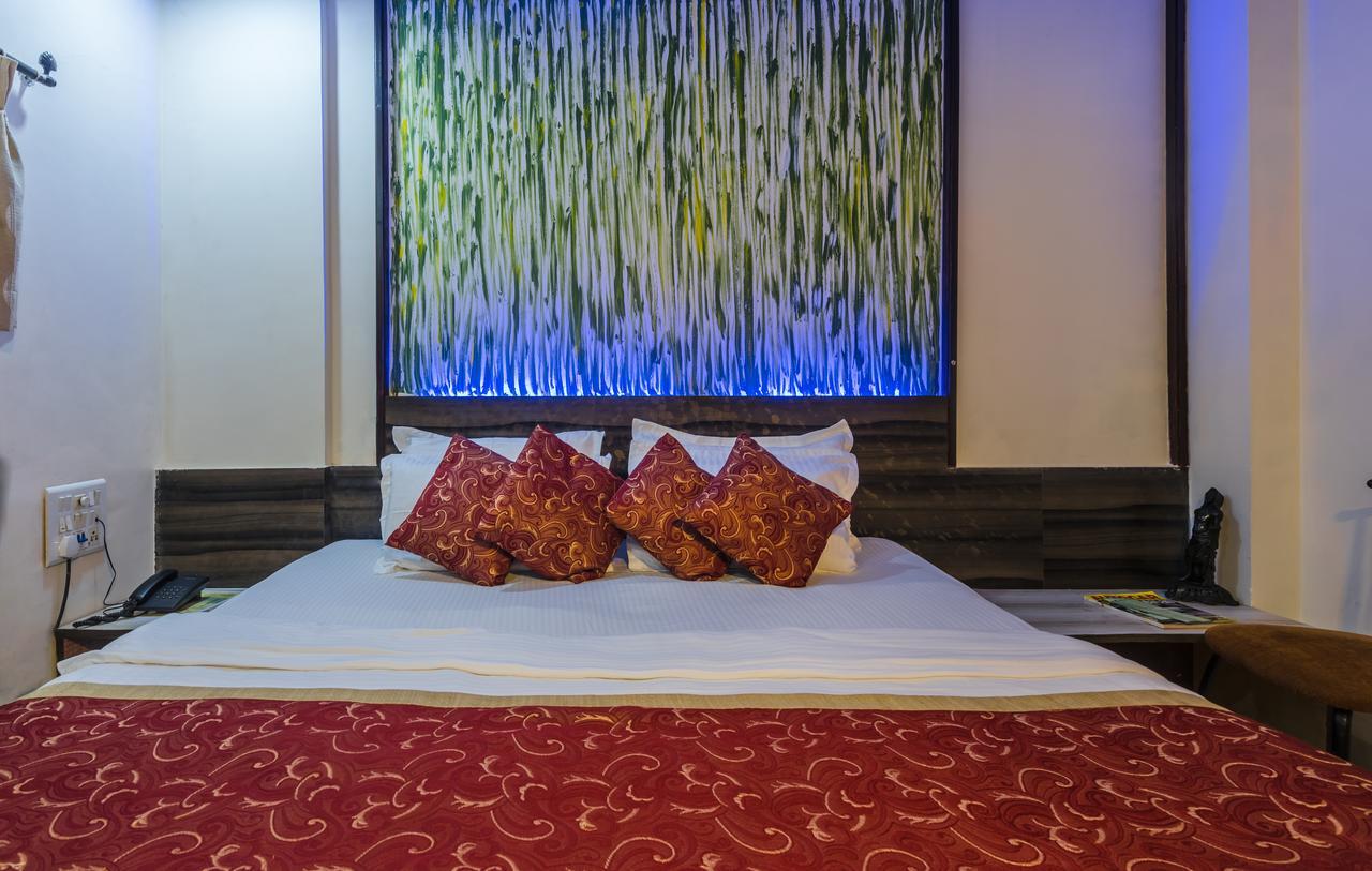 Hotel Panchratna Панвел Екстериор снимка
