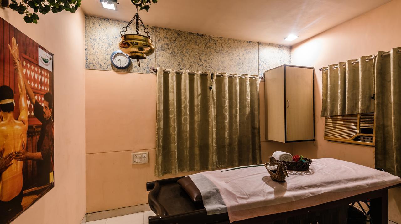 Hotel Panchratna Панвел Екстериор снимка