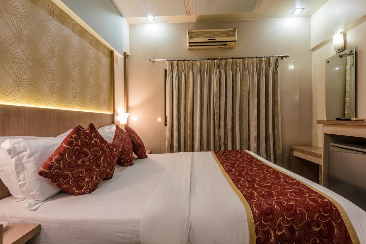 Hotel Panchratna Панвел Екстериор снимка