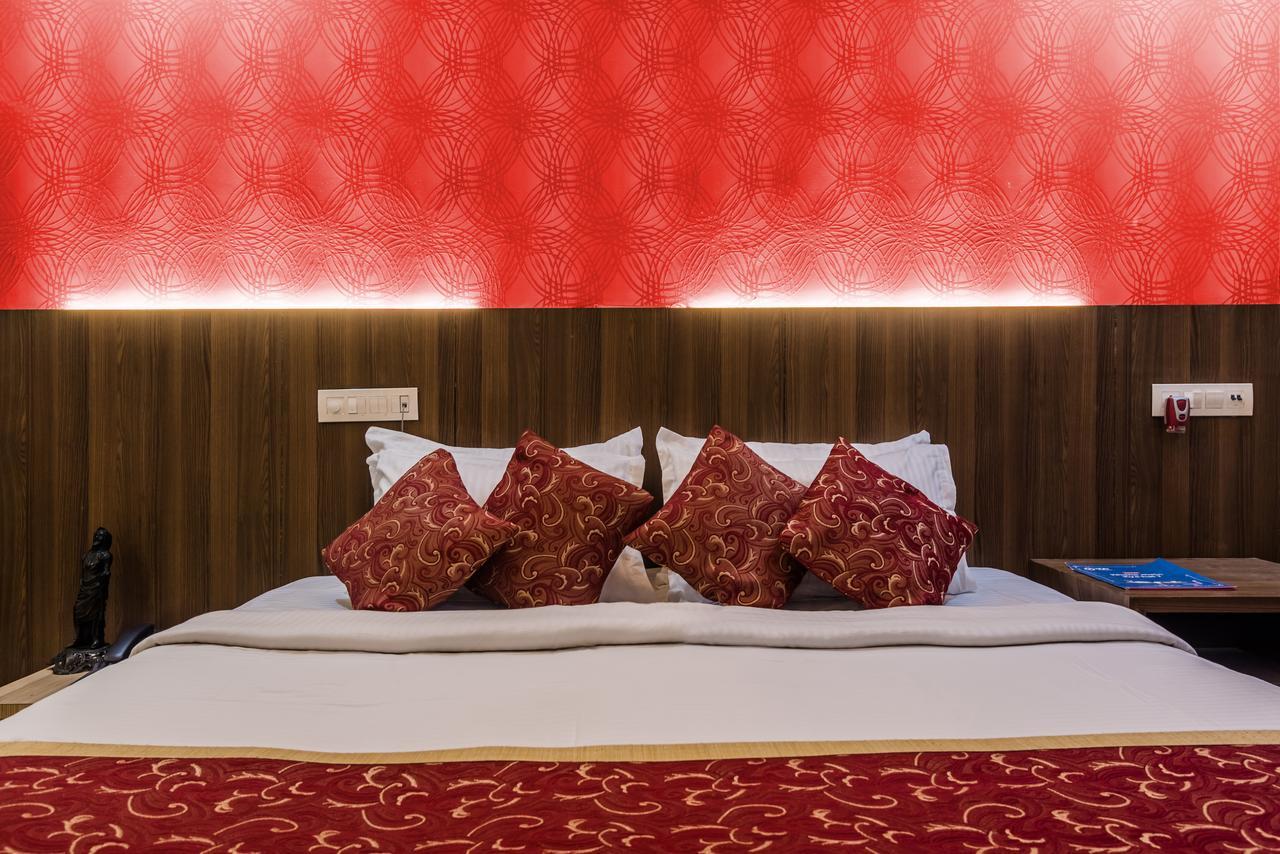Hotel Panchratna Панвел Екстериор снимка