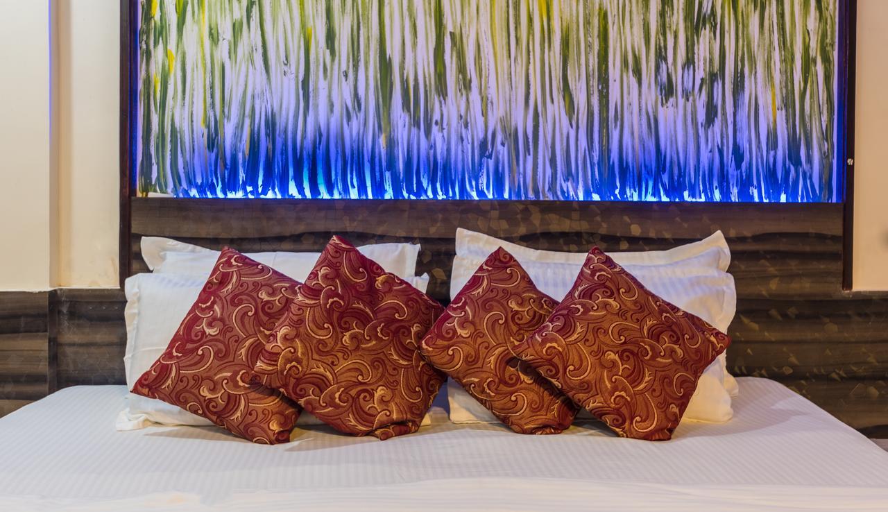 Hotel Panchratna Панвел Екстериор снимка