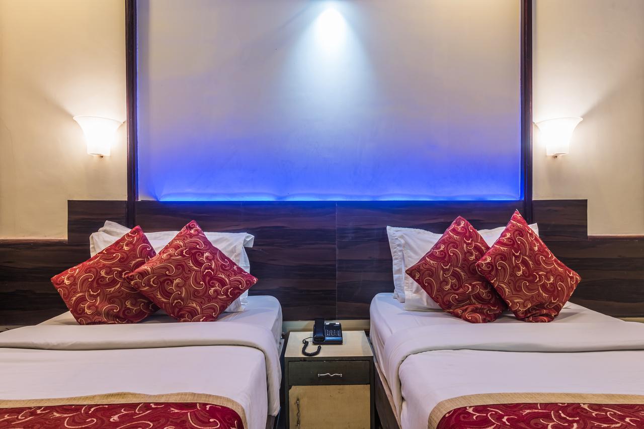 Hotel Panchratna Панвел Екстериор снимка
