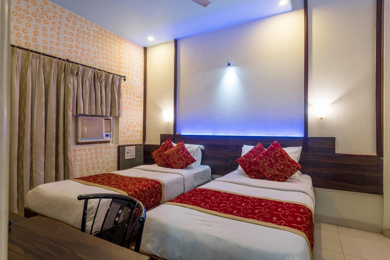 Hotel Panchratna Панвел Екстериор снимка
