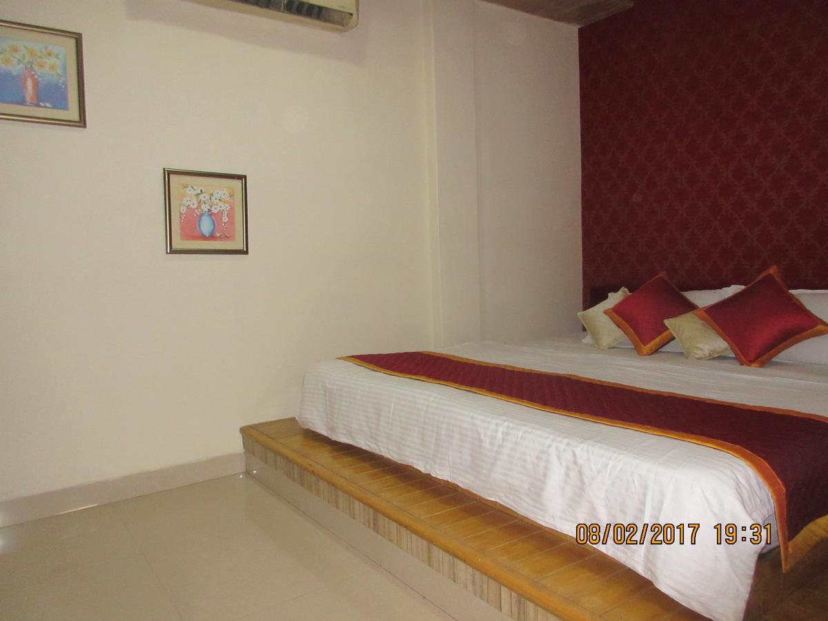 Hotel Panchratna Панвел Екстериор снимка